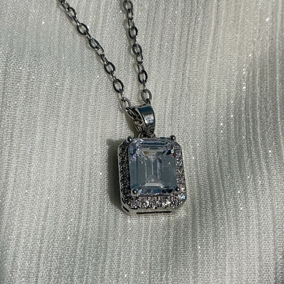 Gorgeous Radiant Cut CZ Diamond solitaire pendant necklace - Picture 9 of 16